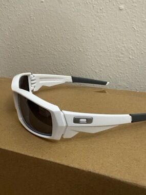 Oakley-style White Sport Sunglasses with Dark Lenses